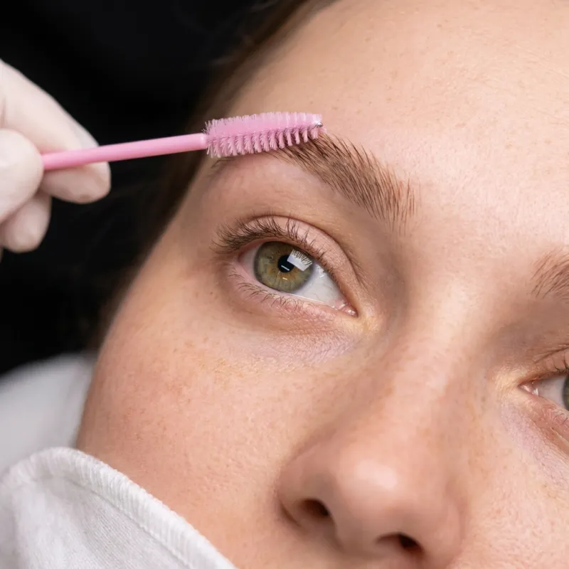 Brow lamination e lash lifting